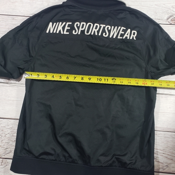 Nike black and white size xsmall womens jacket - Picture 7 of 7